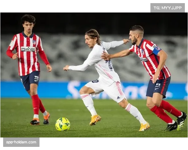 马德里德比中，转播信号意外切入裁判组与VAR中心的对话音频，暴露技术流程